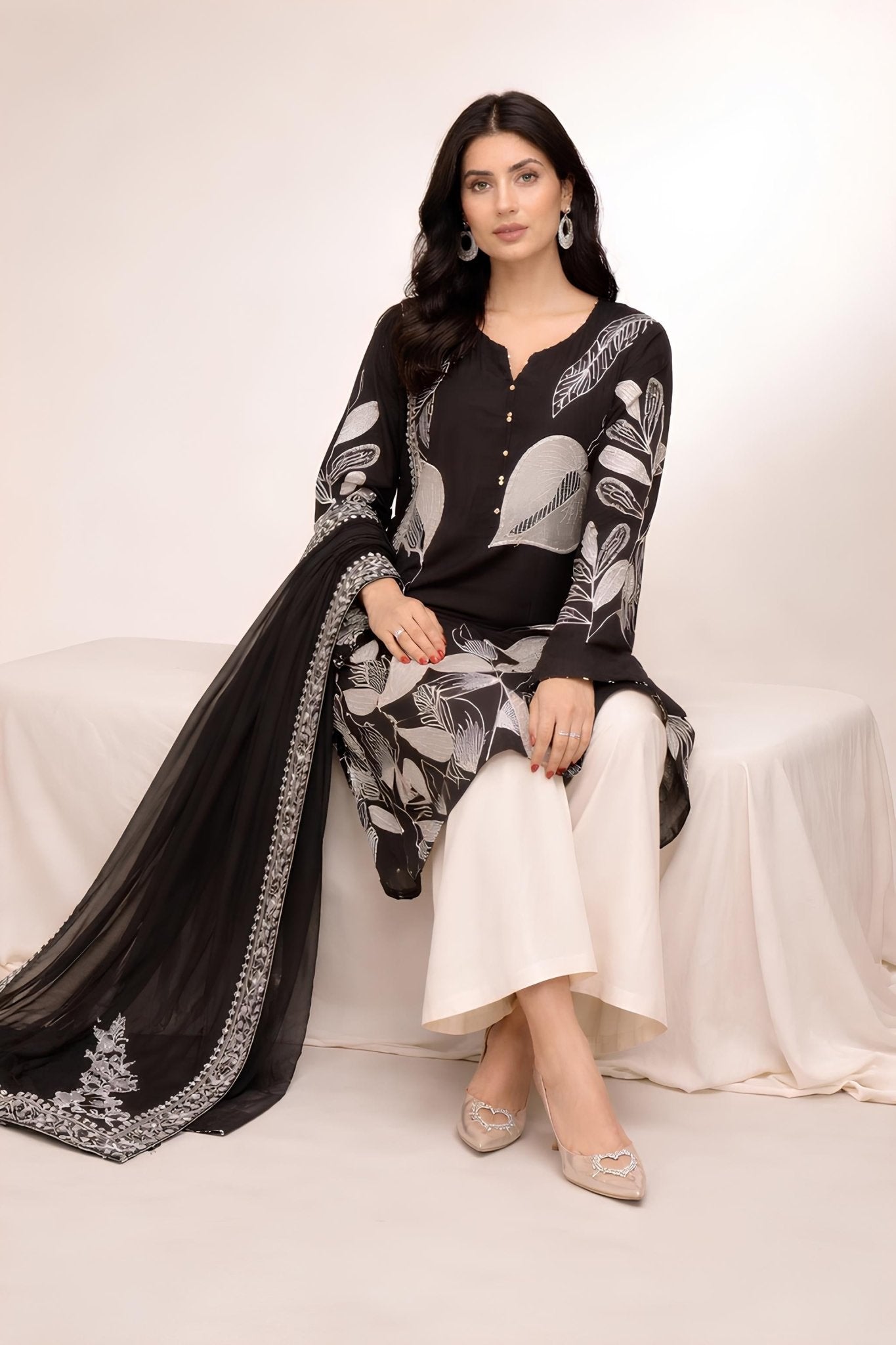 PREMIUM EMBROIDERED SET embroidered kurta in XS – Subahstore South Asian fashion