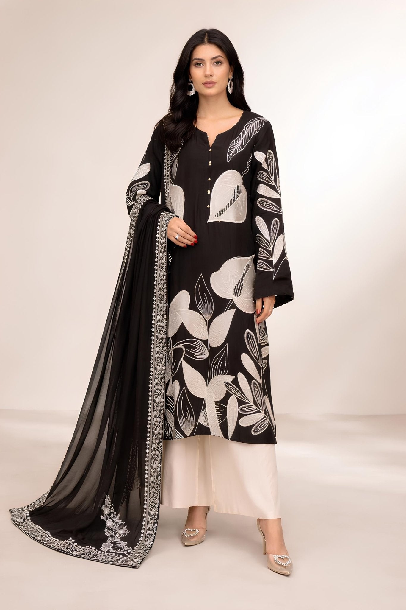 PREMIUM EMBROIDERED SET embroidered kurta in XS – Subahstore South Asian fashion