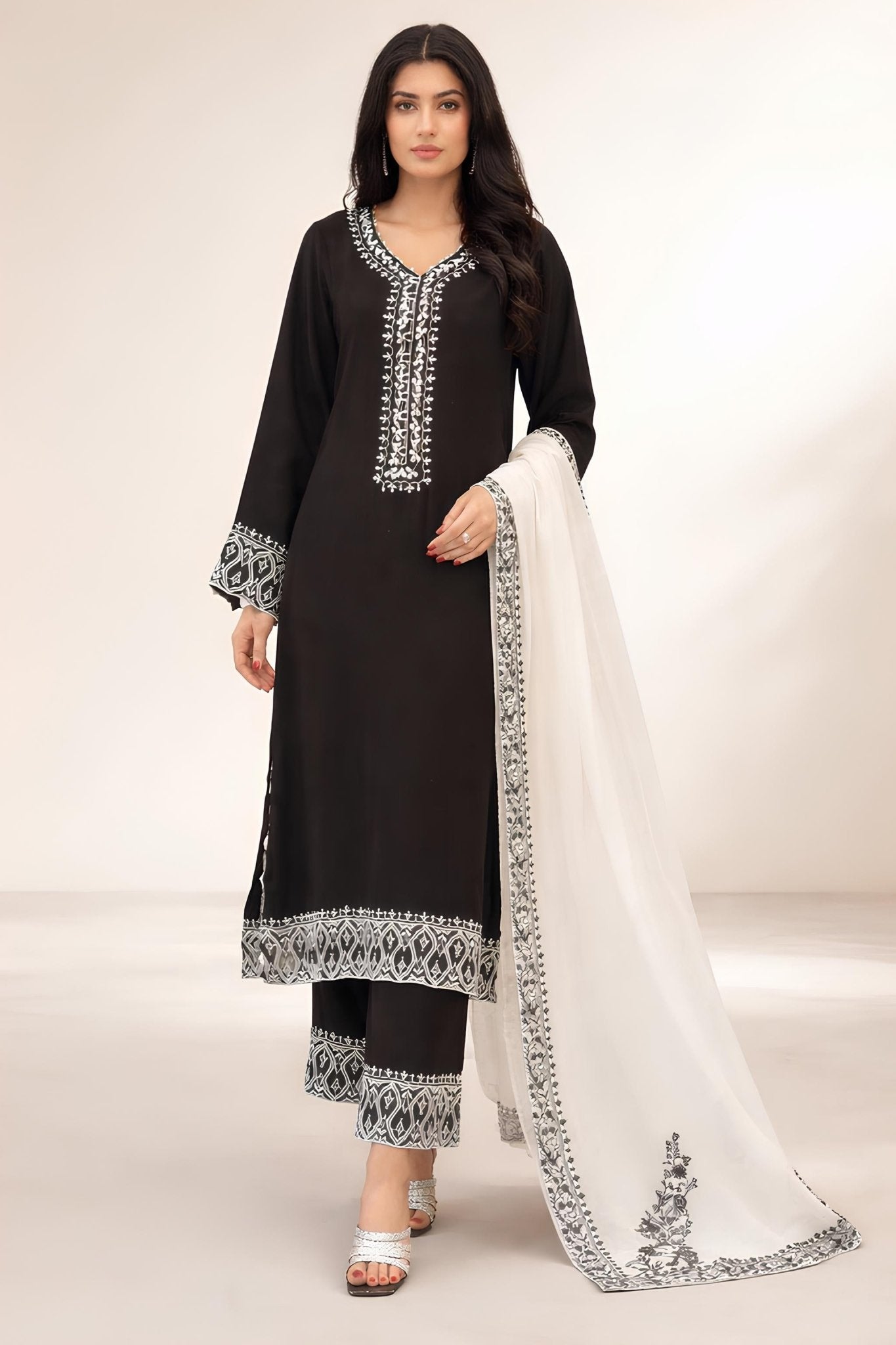 RAYA NOIR SET embroidered kurta in XS – Subahstore South Asian fashion